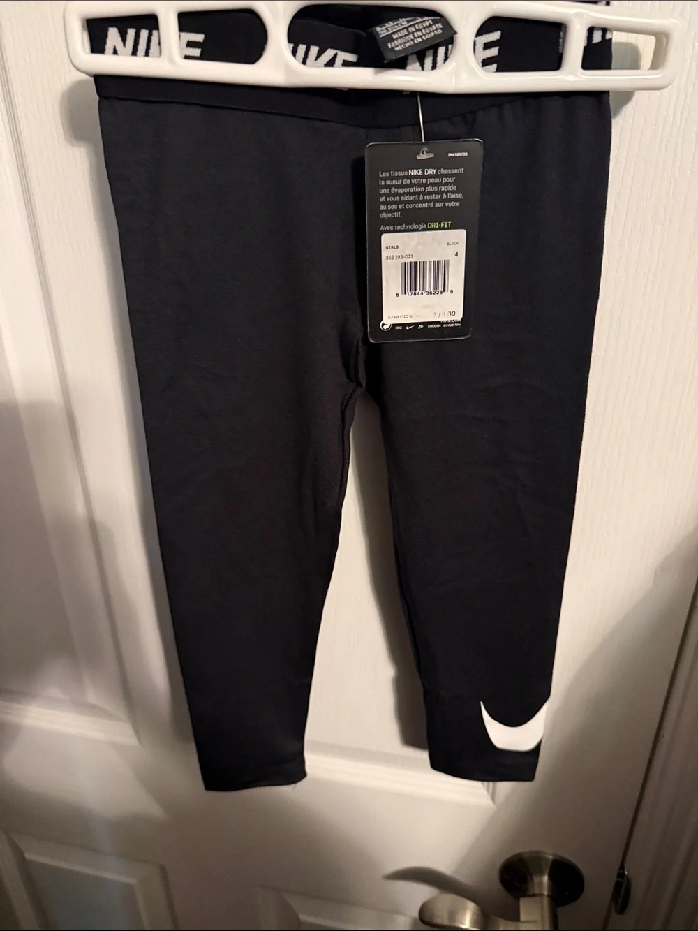 Nike Little Kids Black Leggings with White Swoosh size 4/XS 3-4 YRS NWT